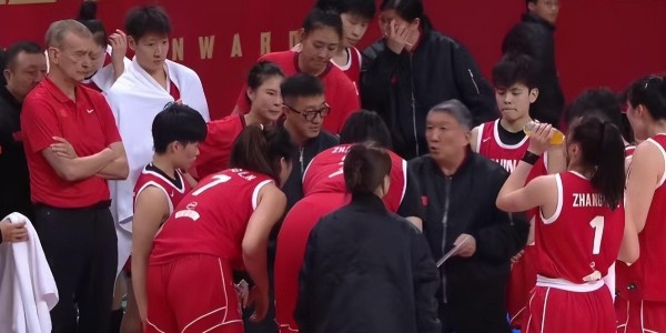 天博体育-赢球还被骂？我们错怪宫鲁鸣了！这场球有价值，但女篮确实在啃老