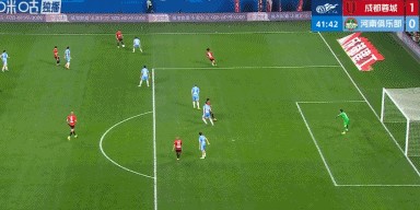 天博体育-半场：成都1-0河南，索罗金头球破门