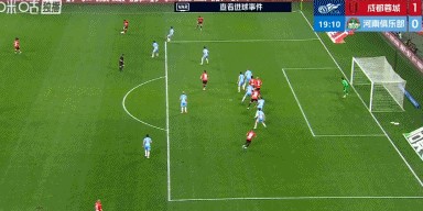 天博体育-半场：成都1-0河南，索罗金头球破门